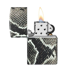 Zippo Snake Skin Design open vlam