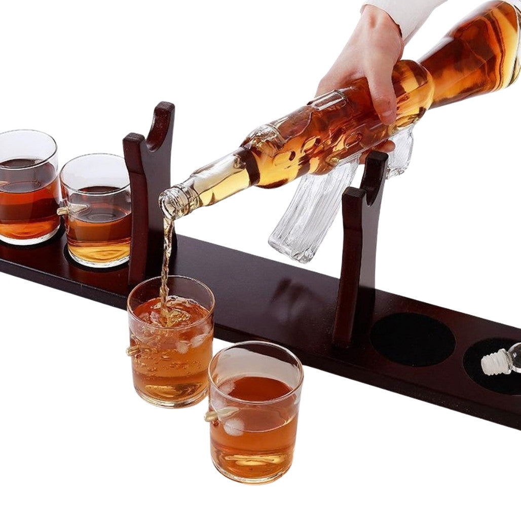 AK47 Whisky Karaf Set sfeerfoto 2