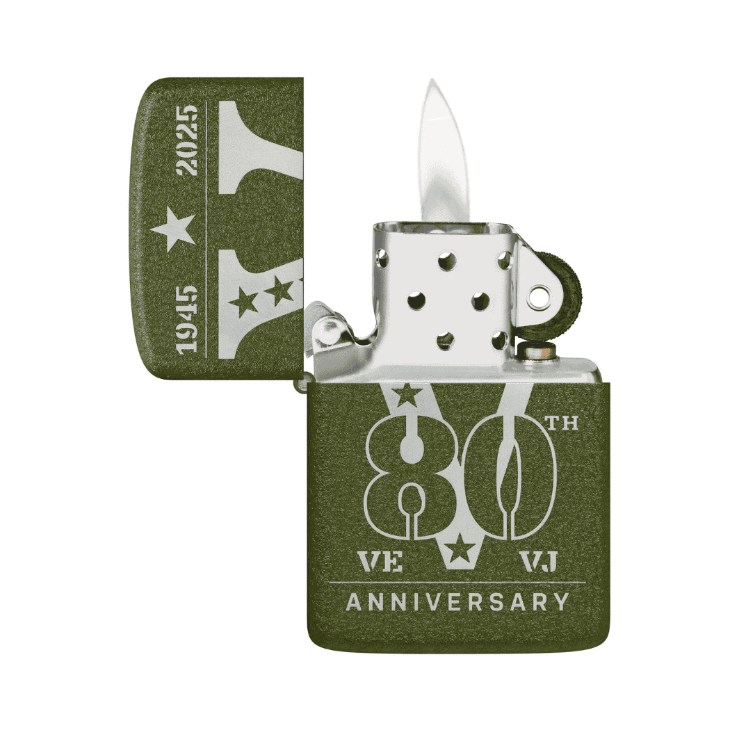  Zippo 80th Anniversary Collectible open vlam